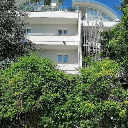 Family Appartments Orchidea Blu *