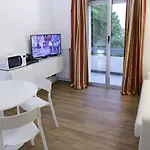 Family Appartments Orchidea Blu דירה *